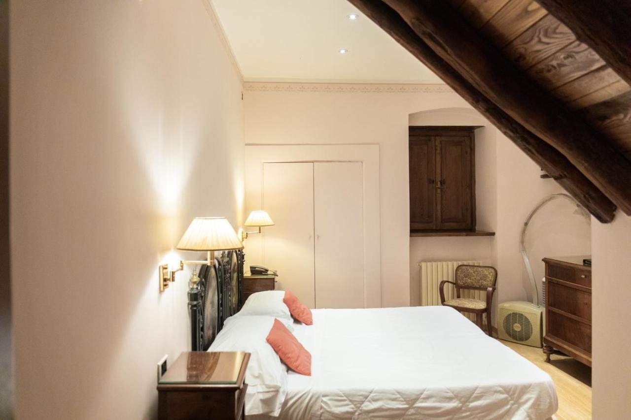 Hotel Clitunno สโปเลโต ภายนอก รูปภาพ